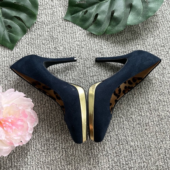 Christian Siriano Navy and Gold Pumps *Size 8 and 1/2* - Picture 3 of 9